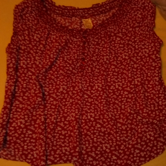 Women Sleeveless Top - Picture 3 of 3